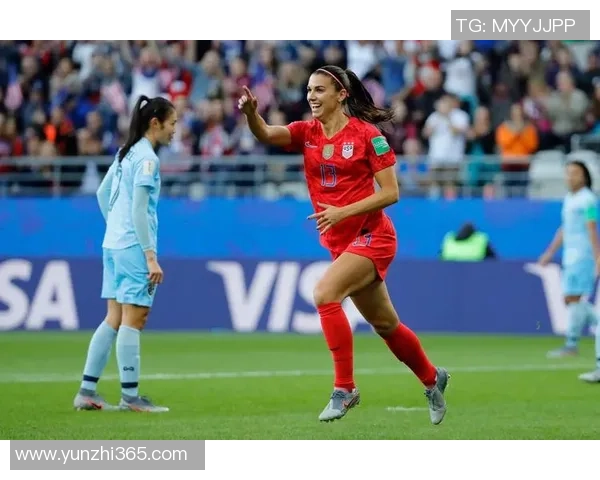 当绿茵场上的爱情邂逅足球明星与平凡女孩的浪漫故事