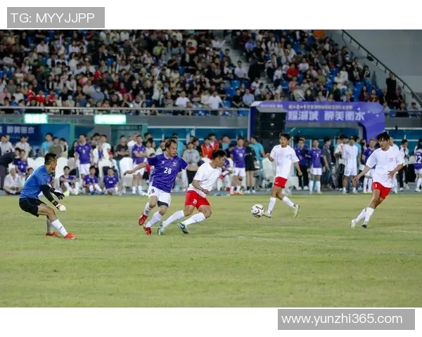 现役足球明星的风采与成就解析探讨他们在赛场上的影响力与未来发展方向 现役足球明星的风采与成就解析探讨他们在赛场上的影响力与未来发展方向